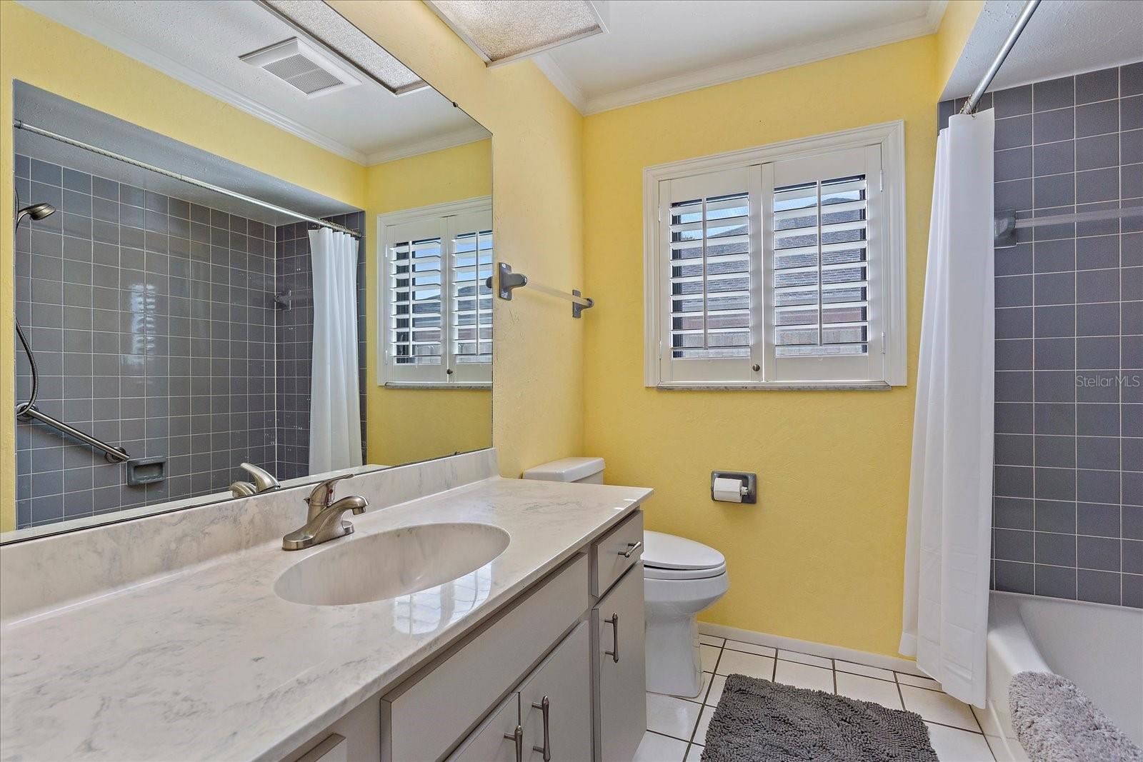 Image 17 of 35 For 4814 Country Oaks Boulevard