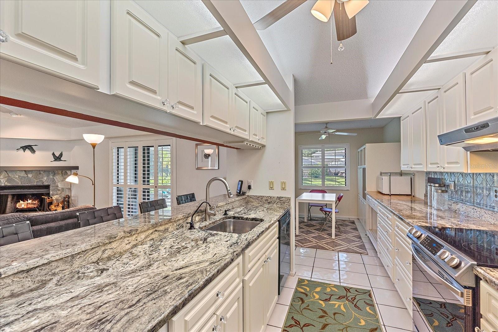 Image 23 of 35 For 4814 Country Oaks Boulevard