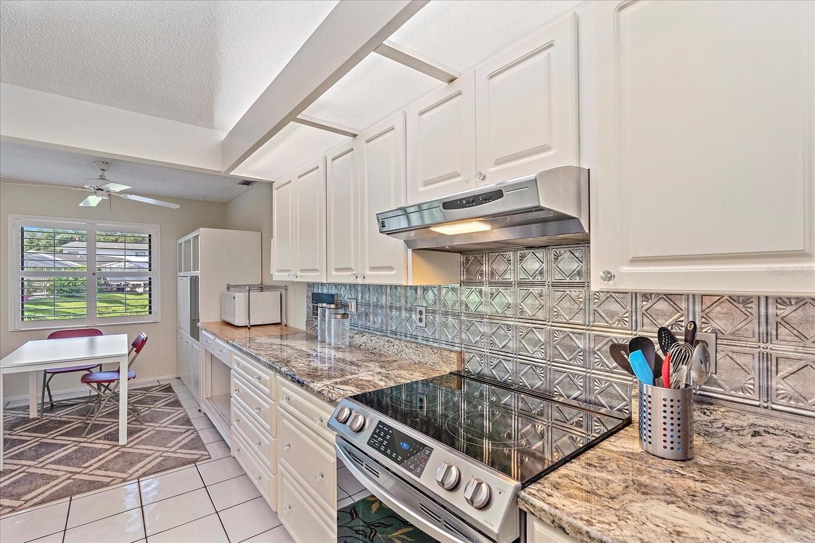 Image 24 of 35 For 4814 Country Oaks Boulevard