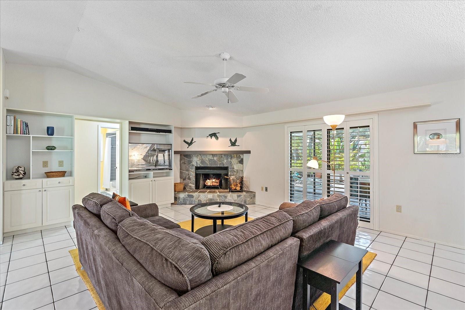 Image 28 of 35 For 4814 Country Oaks Boulevard