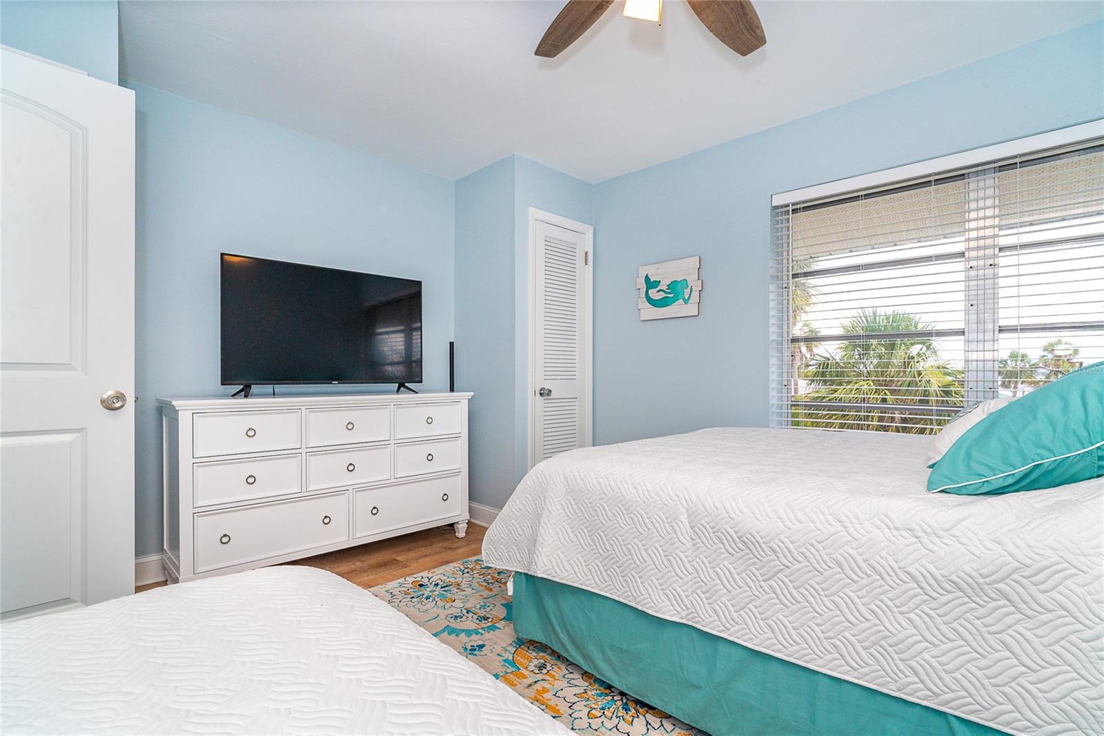 Image 22 of 49 For 6005 Beach Road 16