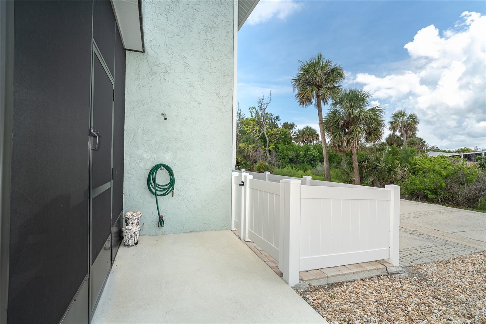 Image 31 of 49 For 6005 Beach Road 16