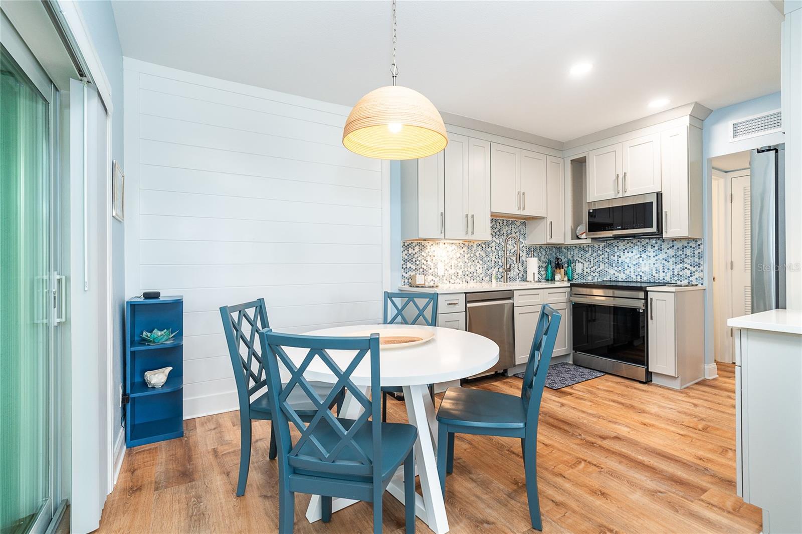 Image 9 of 49 For 6005 Beach Road 16