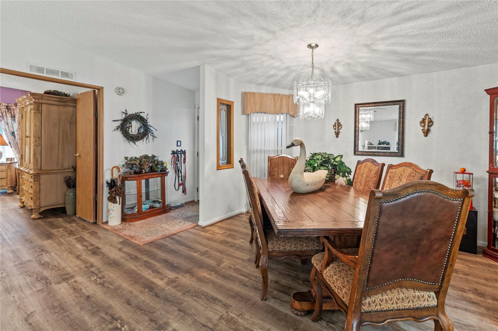 Listing photo id 8 for 83 Eagle Circle