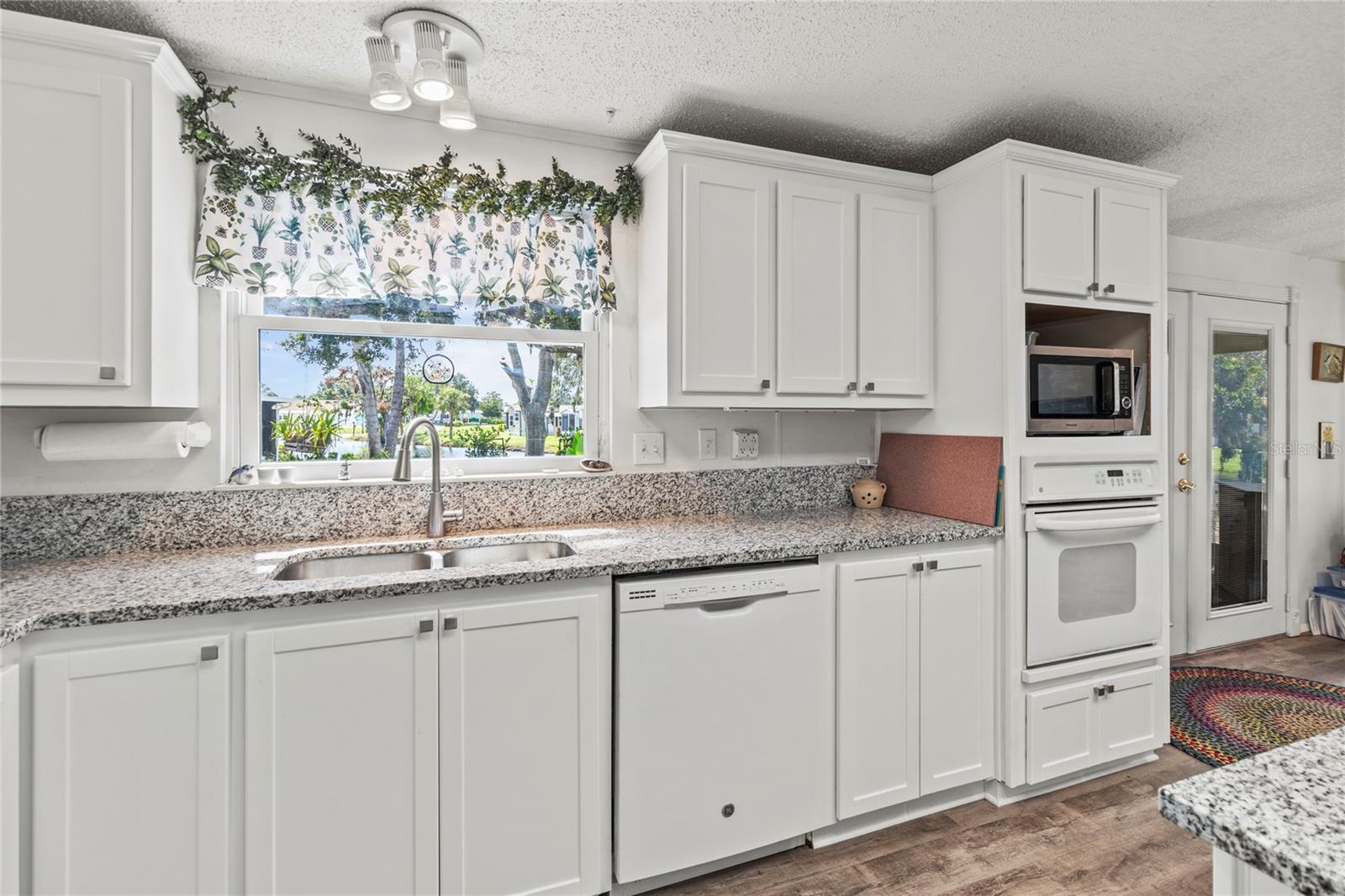 Listing photo id 12 for 83 Eagle Circle