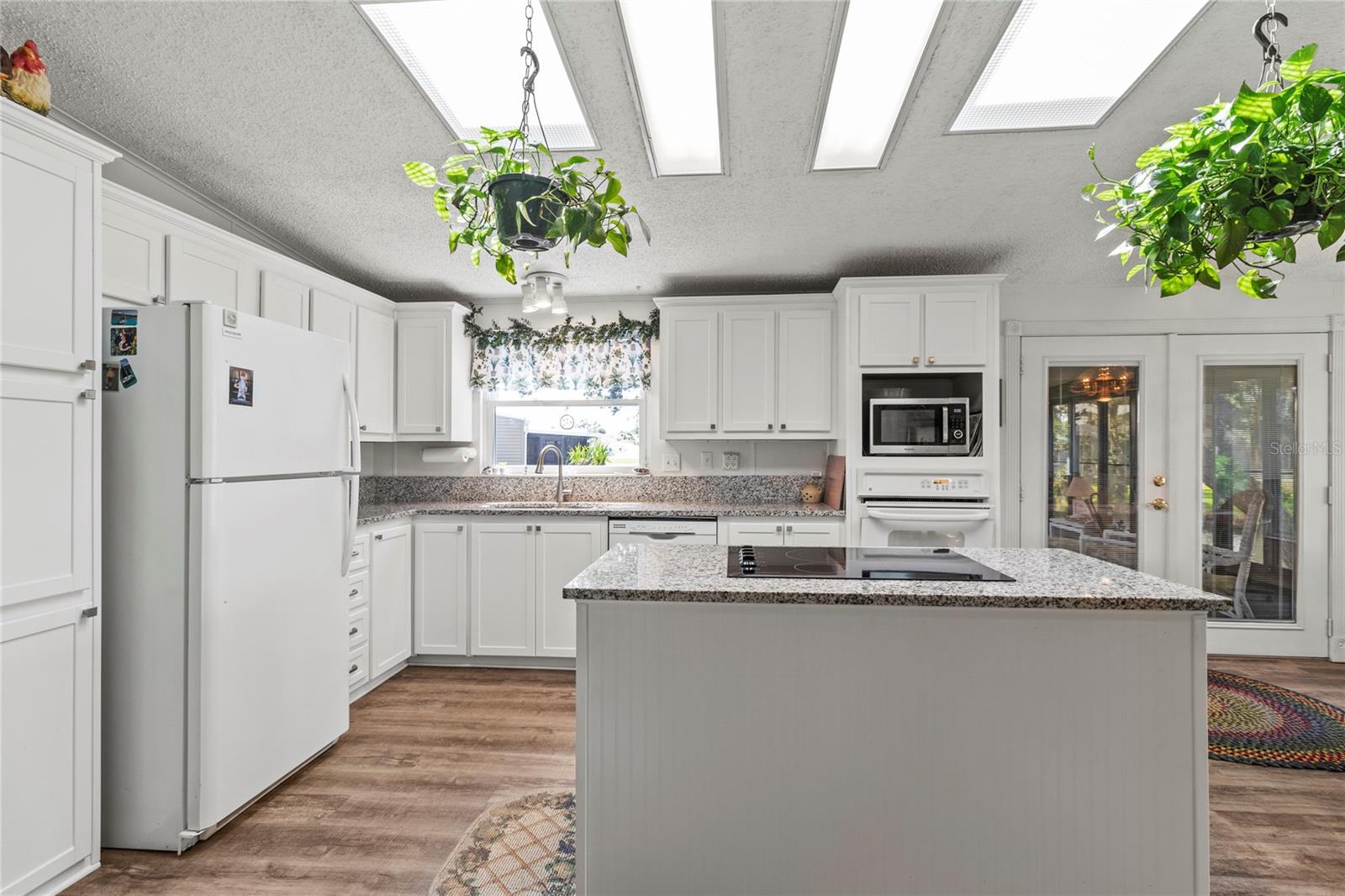 Listing photo id 15 for 83 Eagle Circle