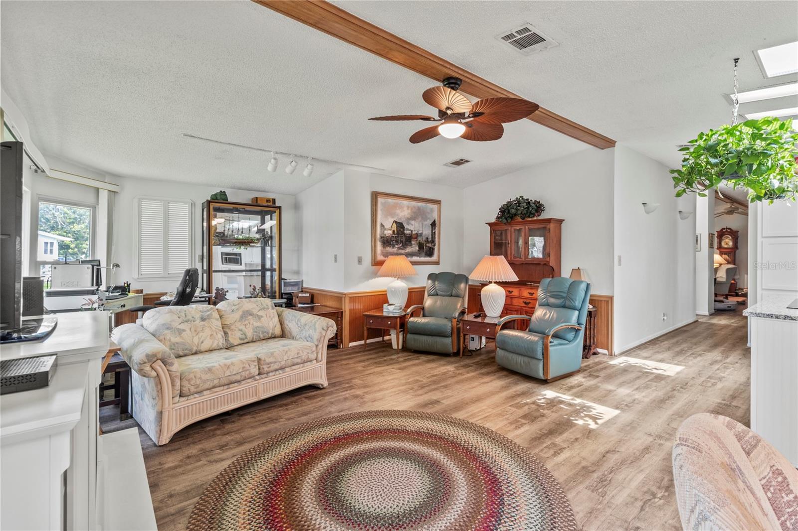 Listing photo id 19 for 83 Eagle Circle
