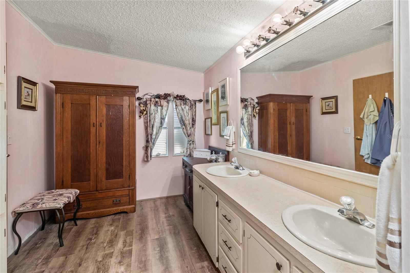 Listing photo id 27 for 83 Eagle Circle