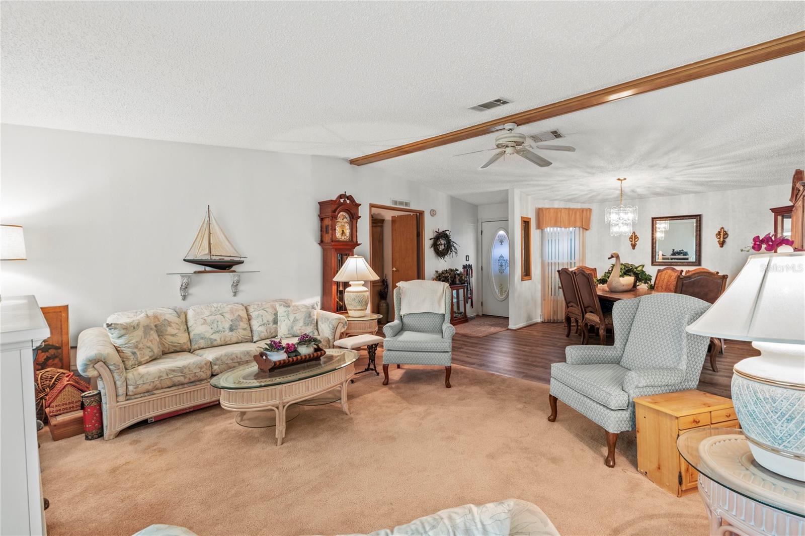Listing photo id 3 for 83 Eagle Circle