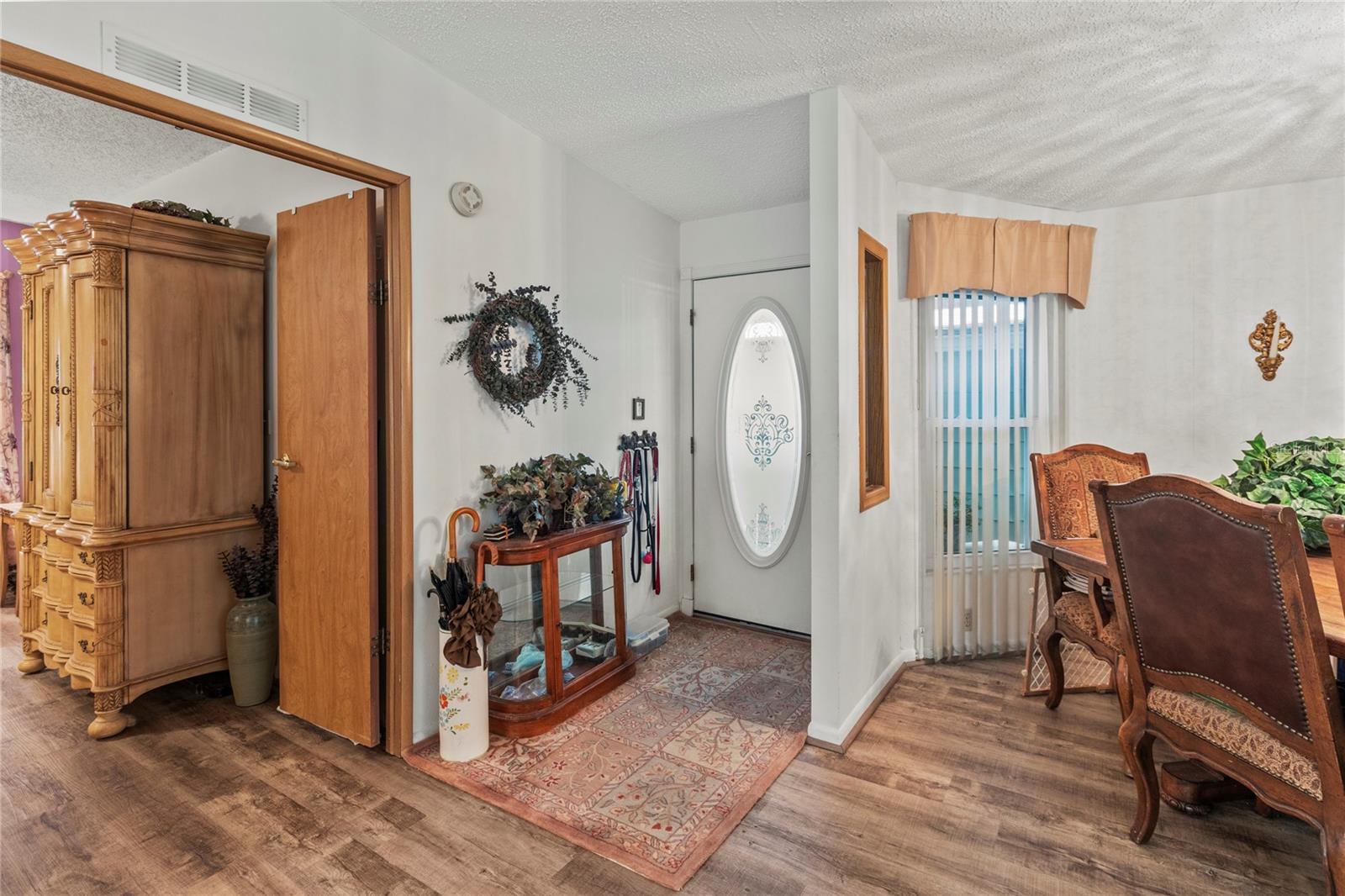 Listing photo id 7 for 83 Eagle Circle