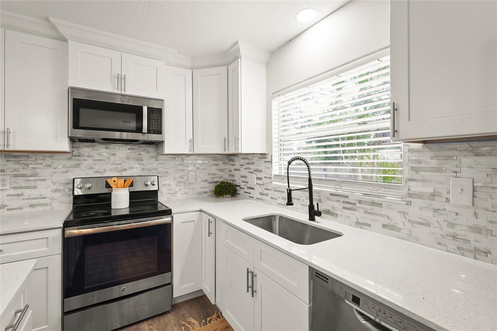 Image 14 of 35 For 1008 37th Street W