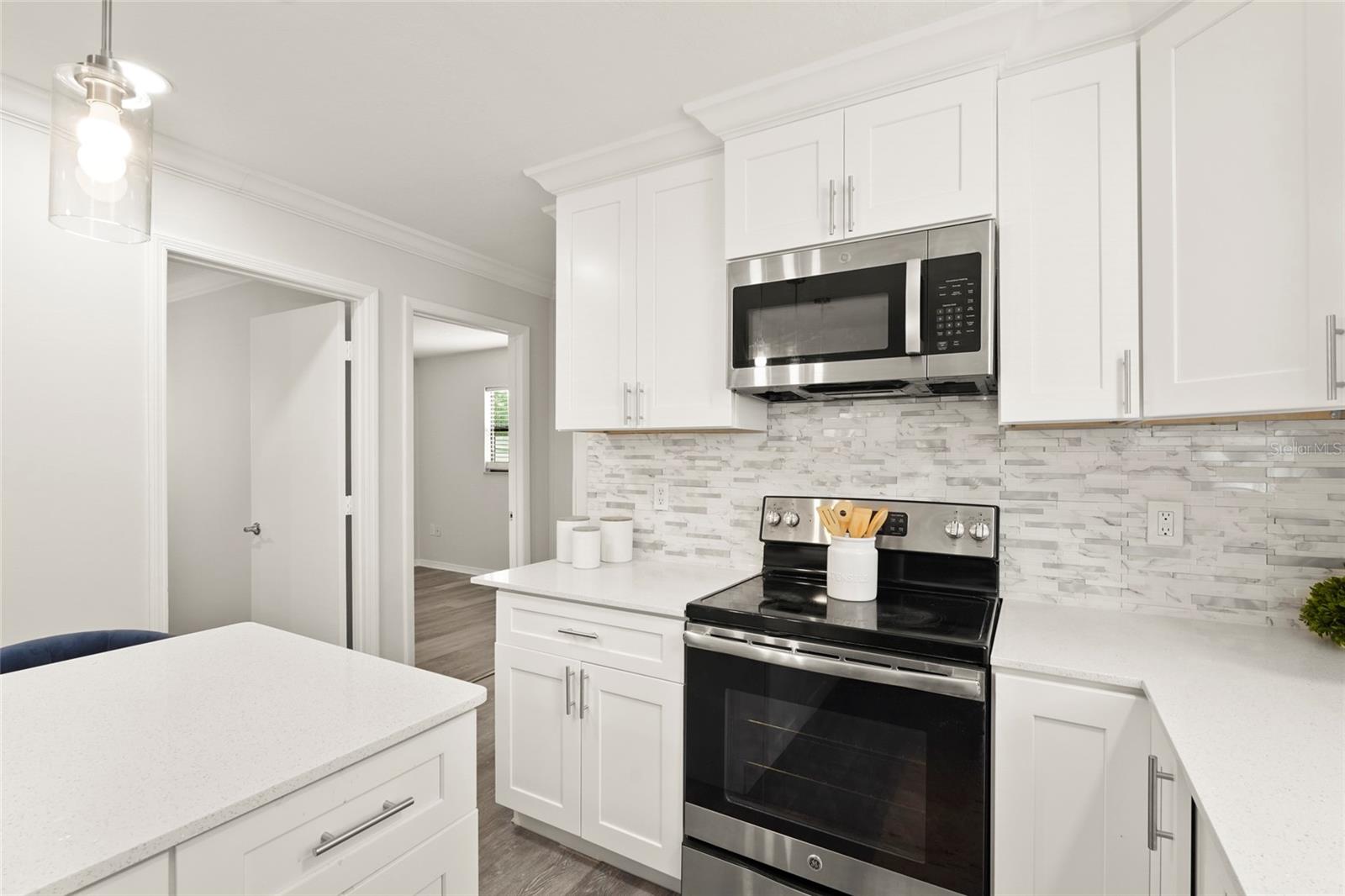 Image 15 of 35 For 1008 37th Street W