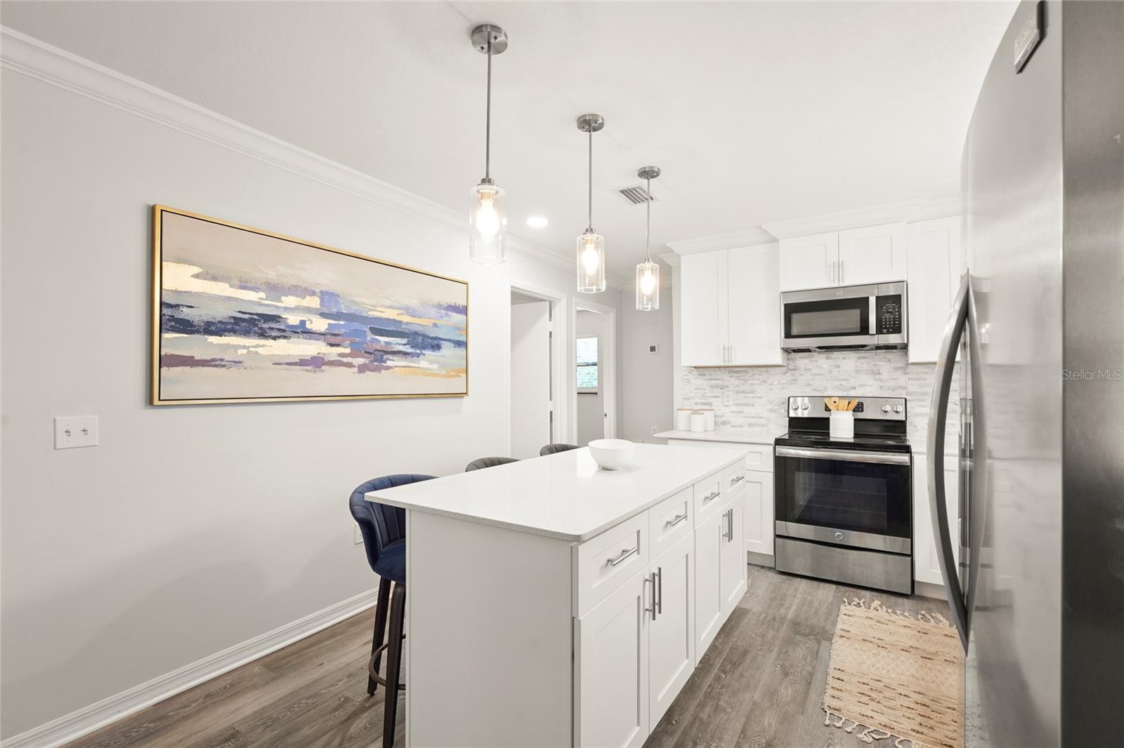 Image 17 of 35 For 1008 37th Street W