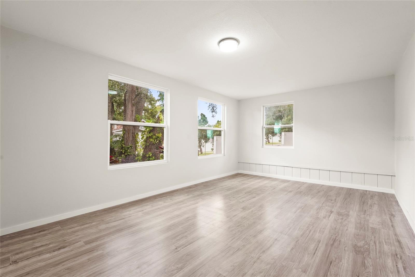 Image 21 of 35 For 1008 37th Street W
