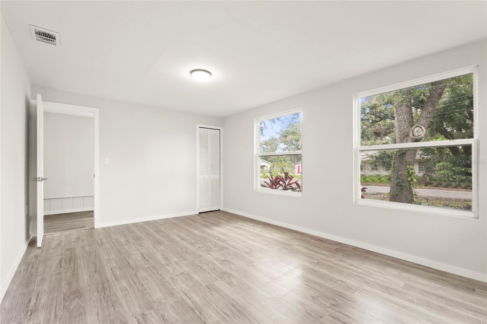 Image 22 of 35 For 1008 37th Street W