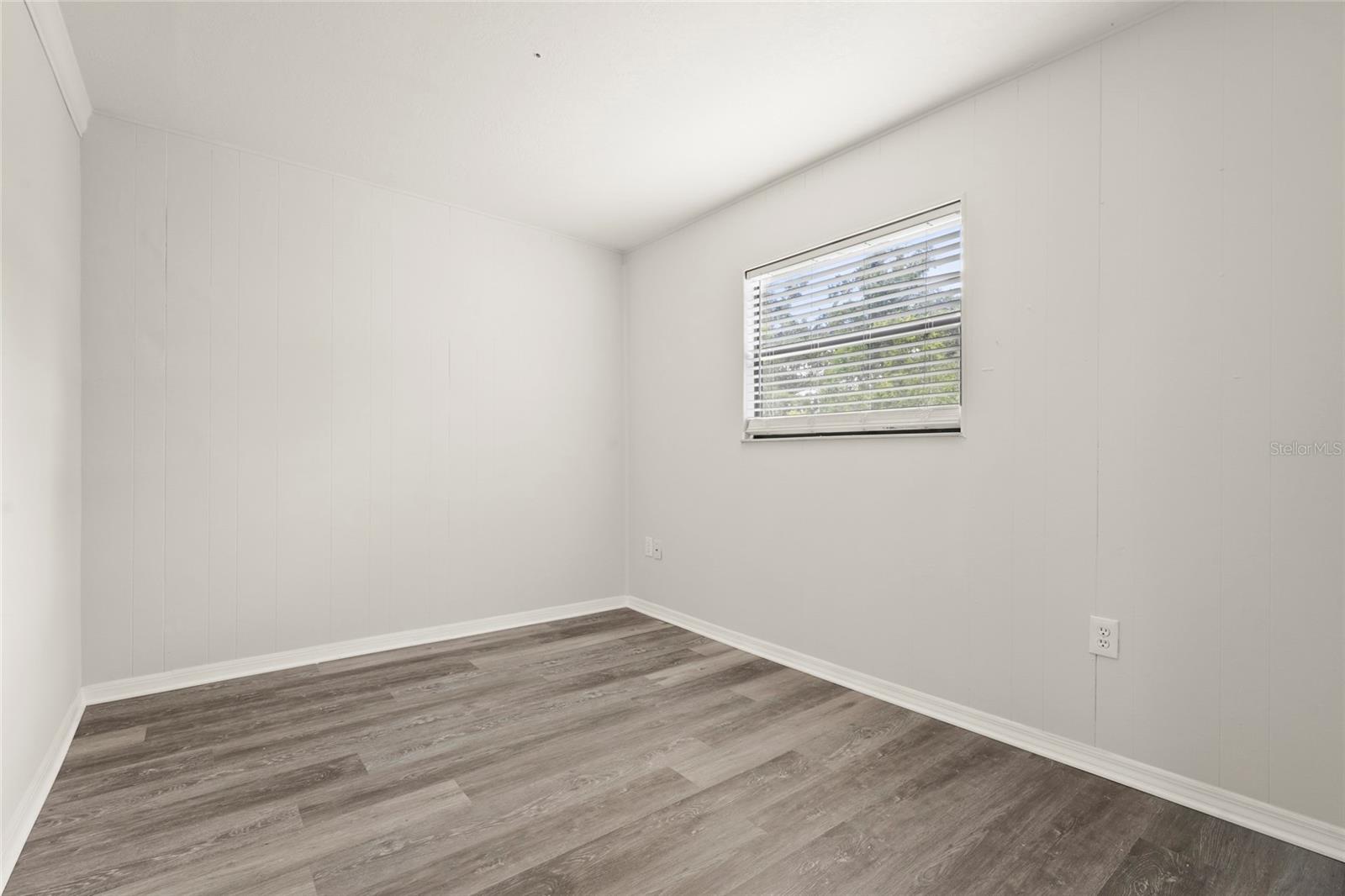 Image 30 of 35 For 1008 37th Street W