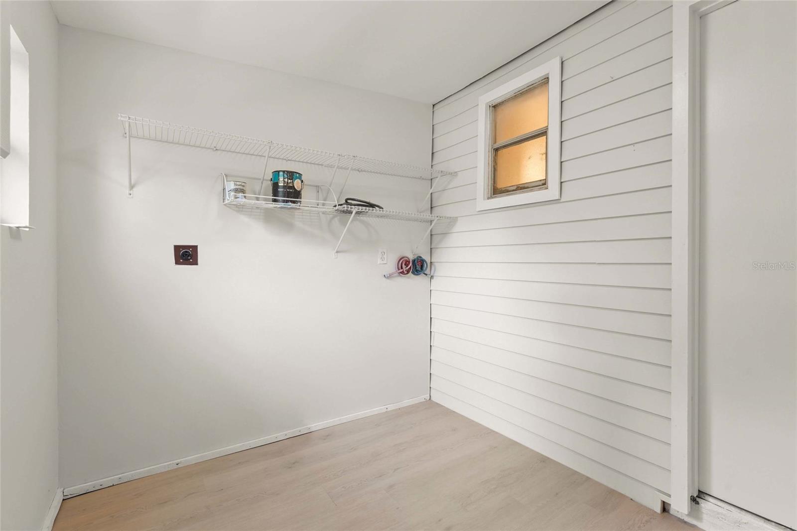 Image 32 of 35 For 1008 37th Street W