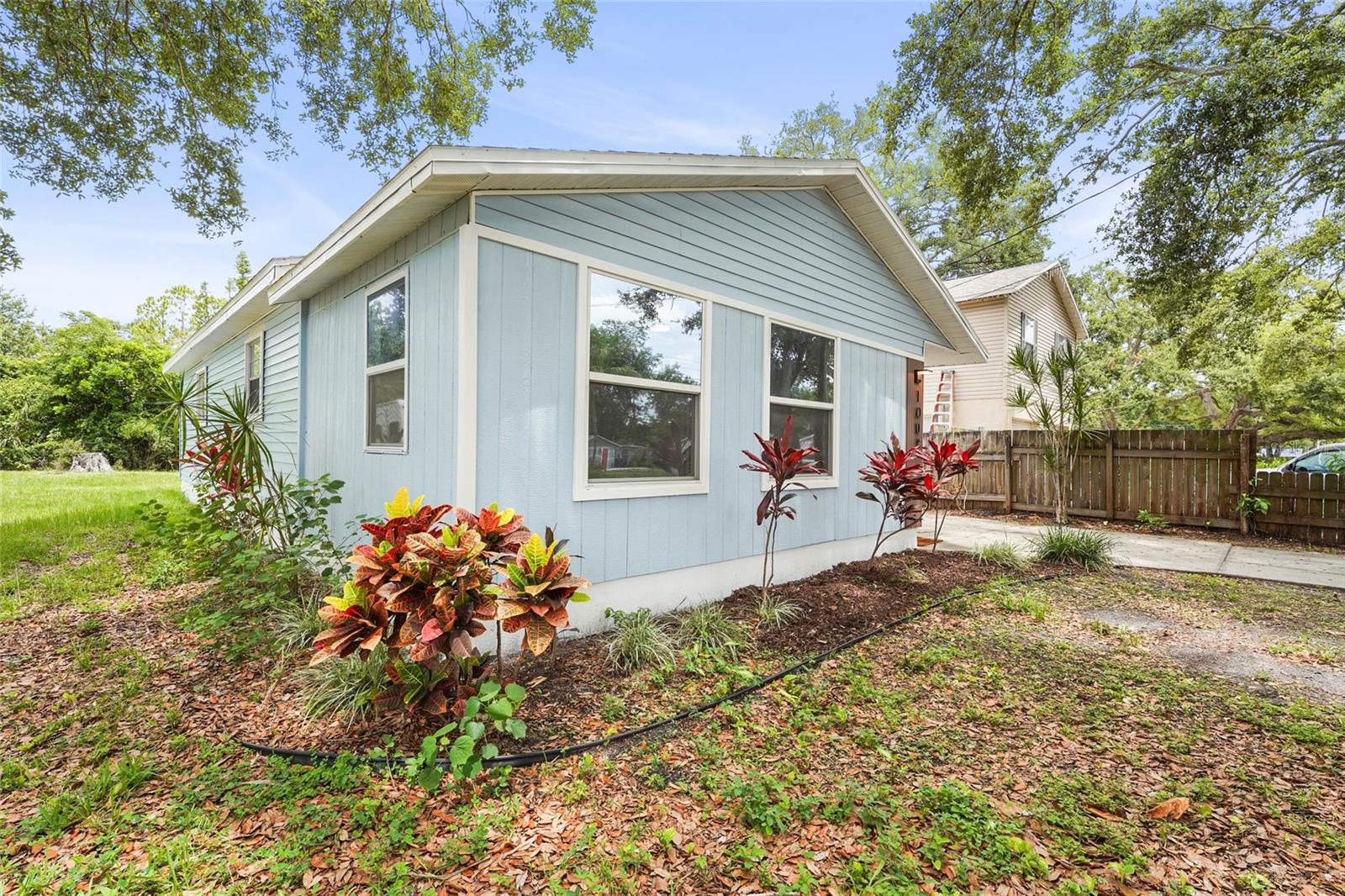 Image 4 of 35 For 1008 37th Street W