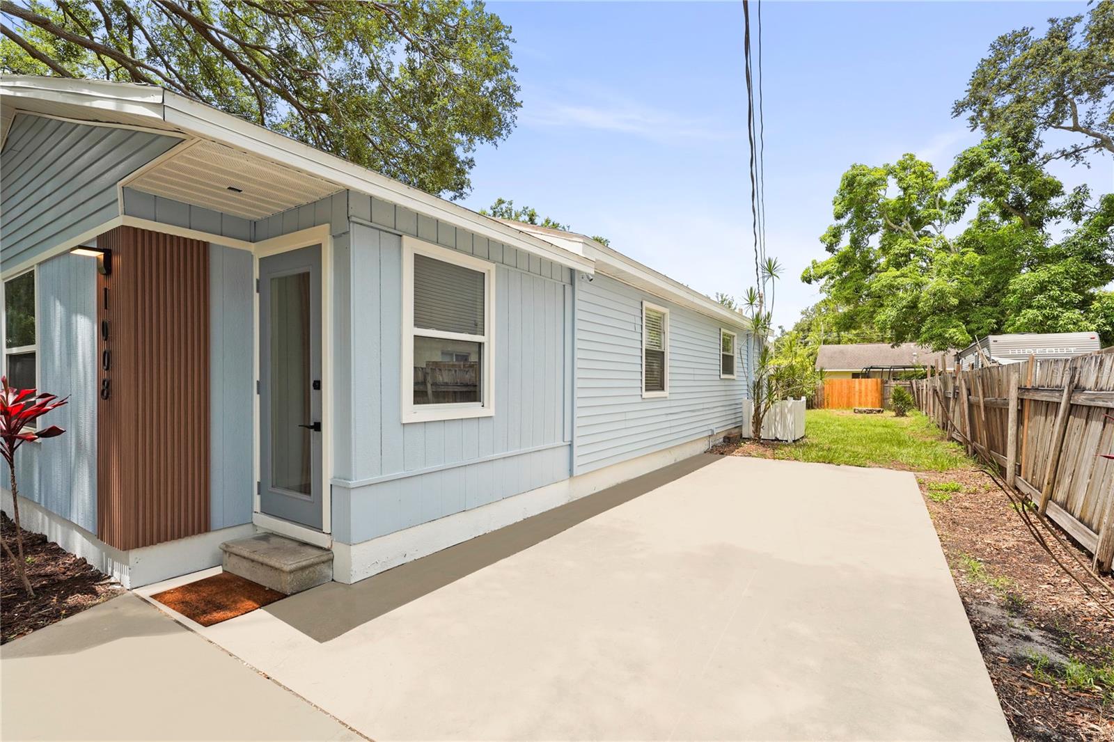 Image 5 of 35 For 1008 37th Street W