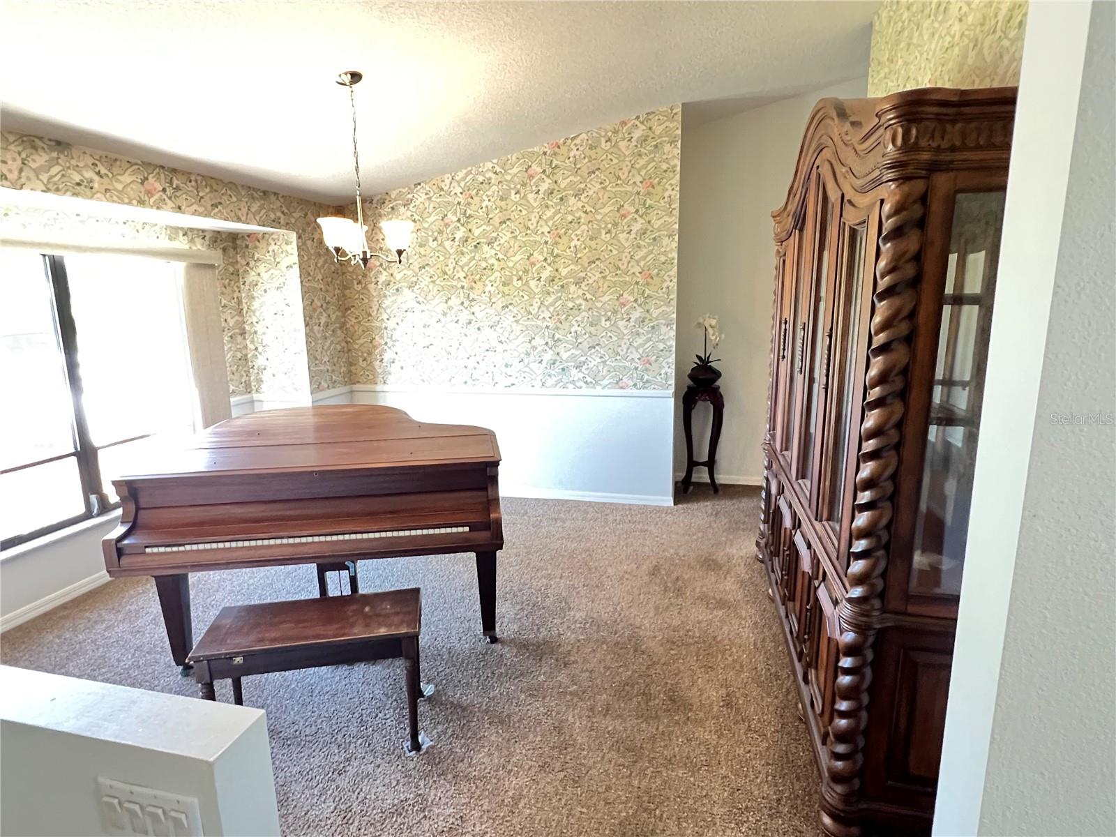 Image 21 of 45 For 19358 Edgewater Drive