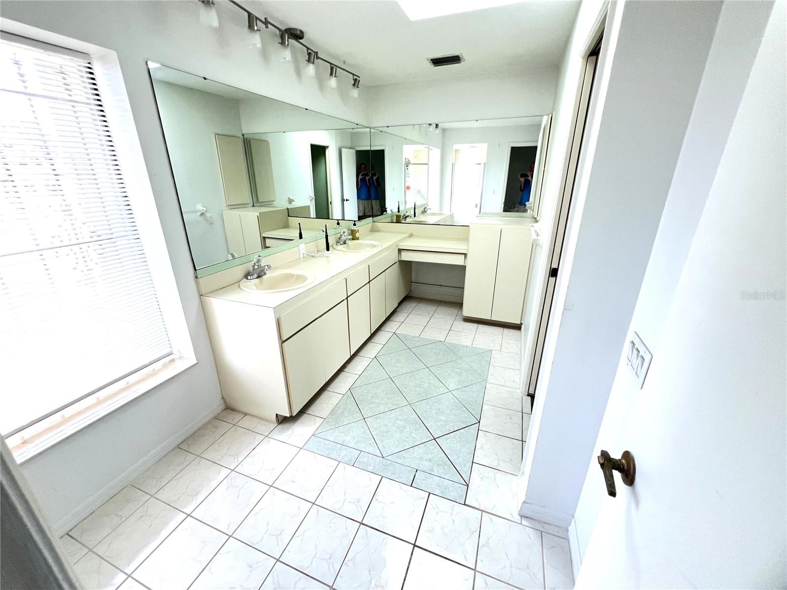 Image 31 of 45 For 19358 Edgewater Drive