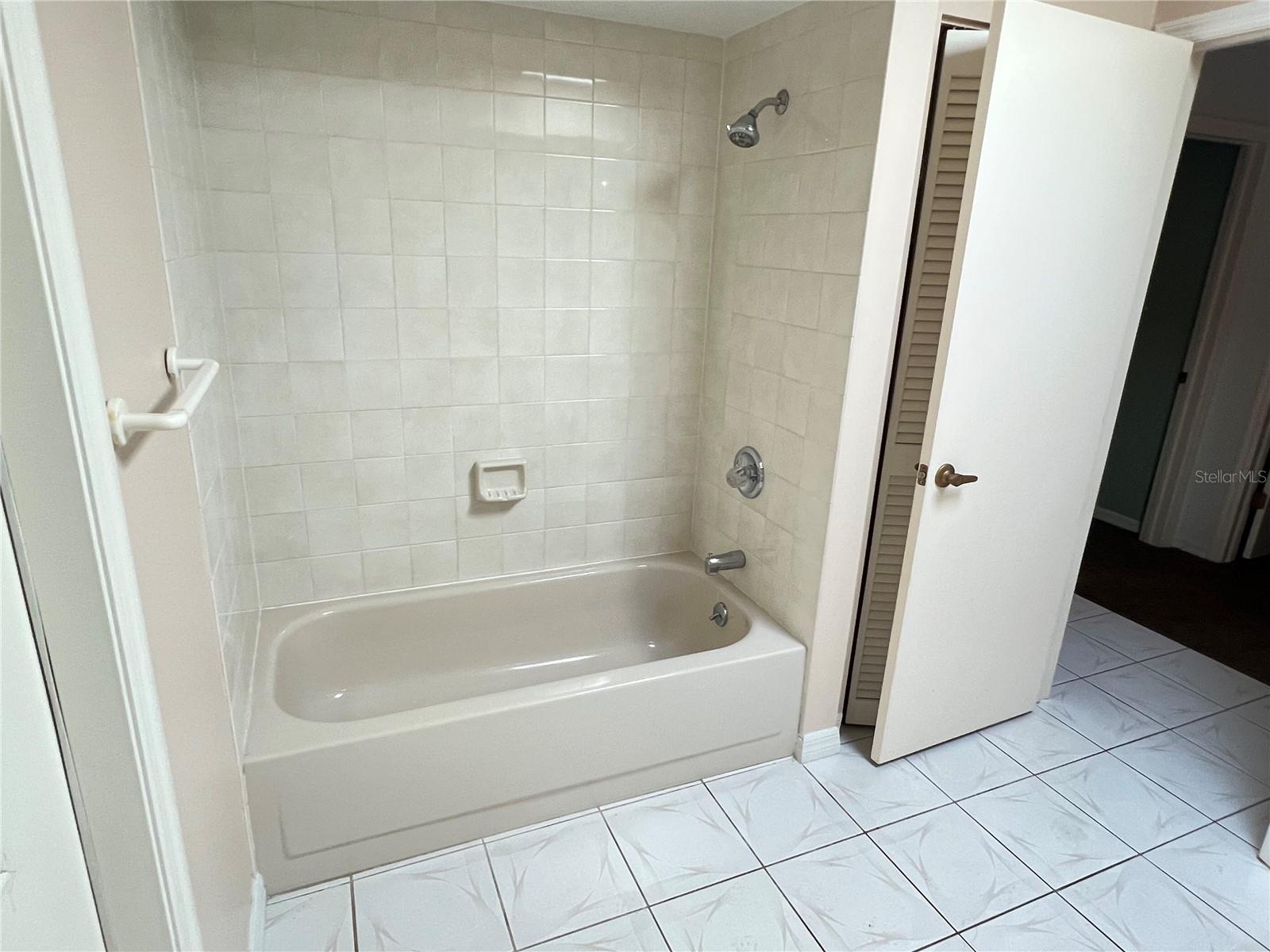 Image 36 of 45 For 19358 Edgewater Drive