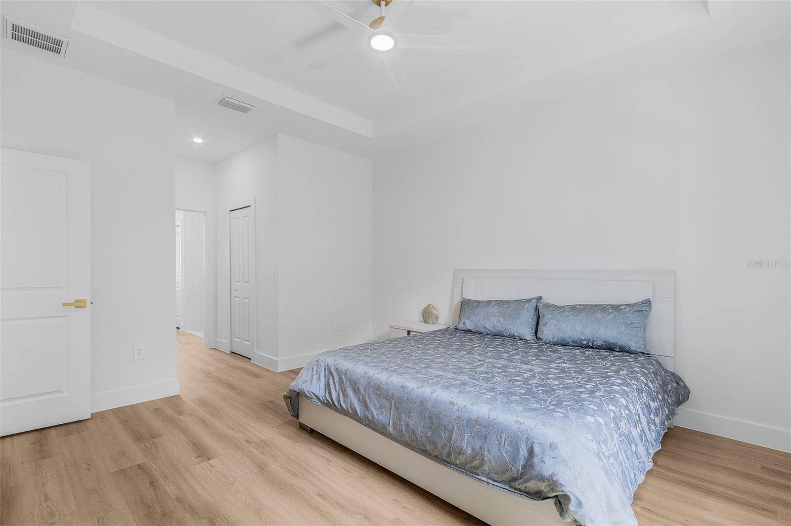Image 17 of 23 For 4347 Price Boulevard