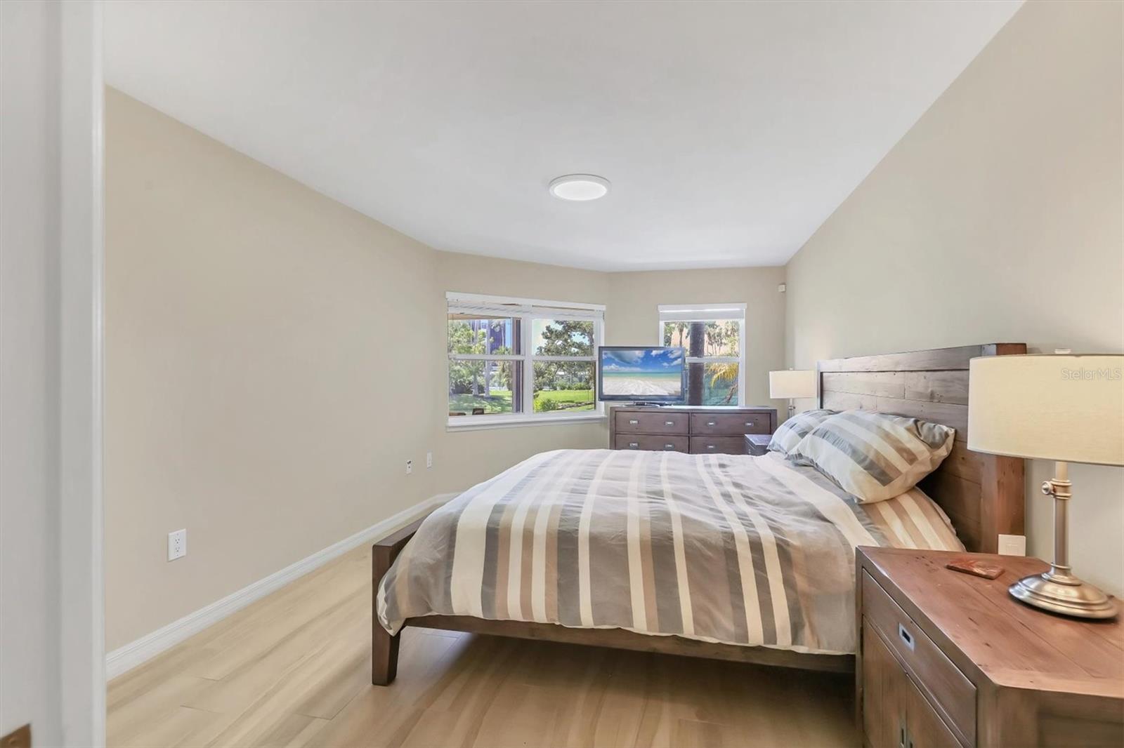 Image 23 of 53 For 1240 Siesta Bayside Drive 1240c