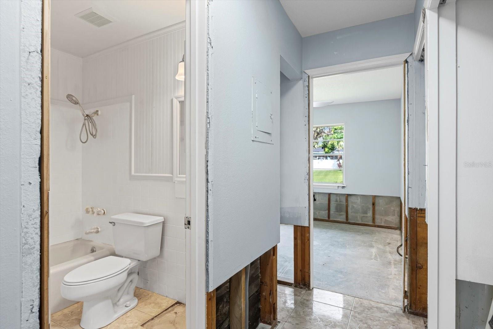 Image 16 of 31 For 2115 9th Avenue W 3d