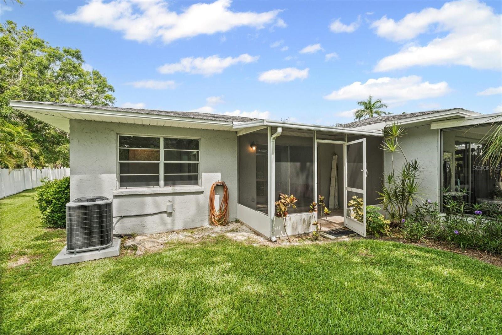 Image 20 of 31 For 2115 9th Avenue W 3d