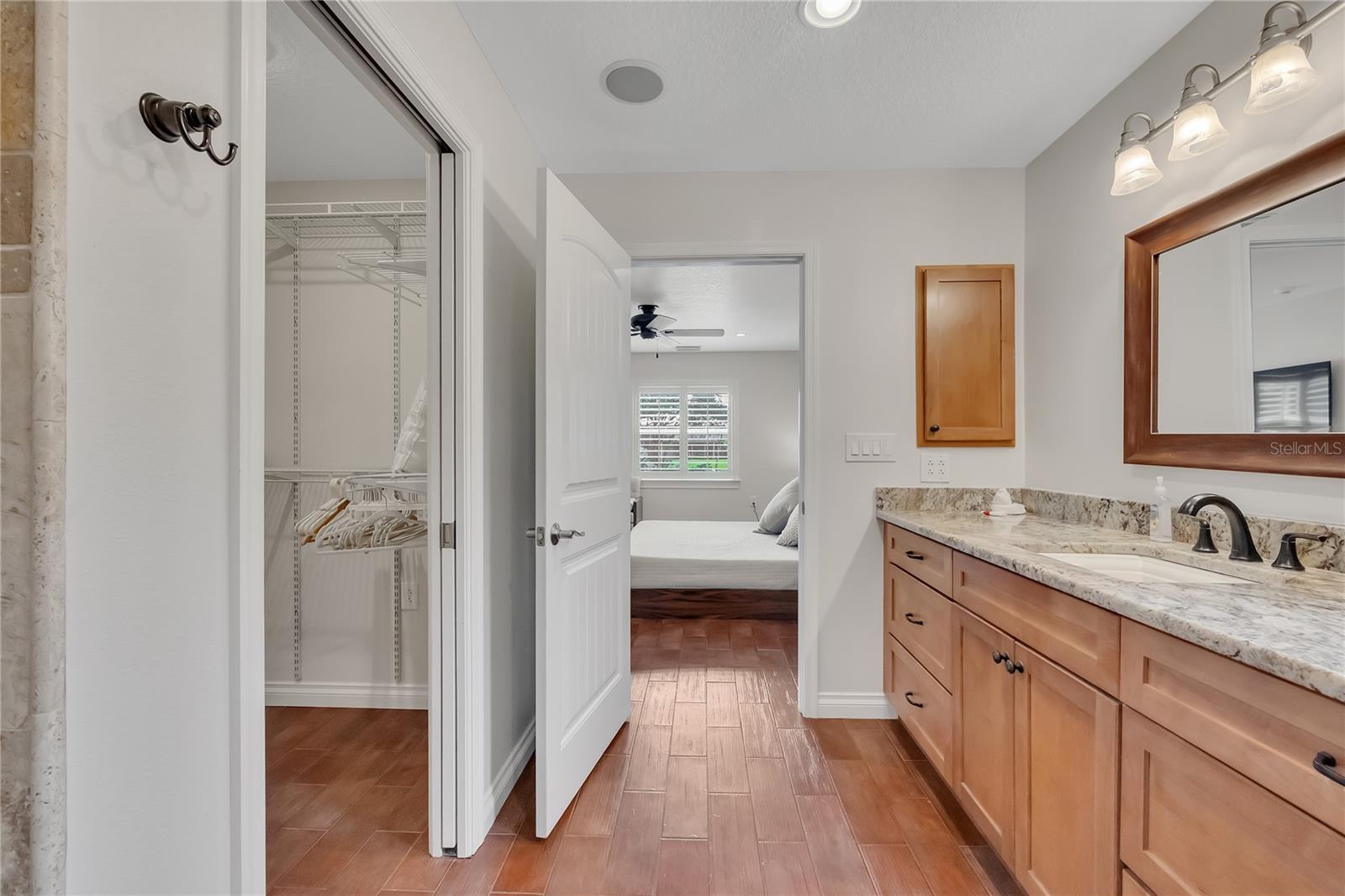 Image 15 of 32 For 2411 Nassau Street