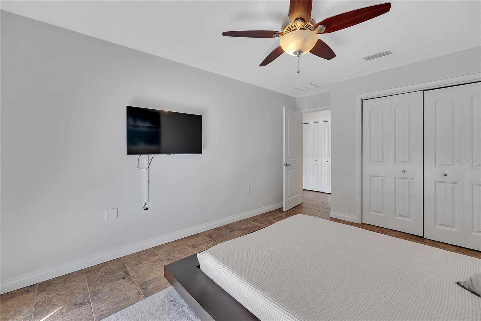 Image 20 of 32 For 2411 Nassau Street