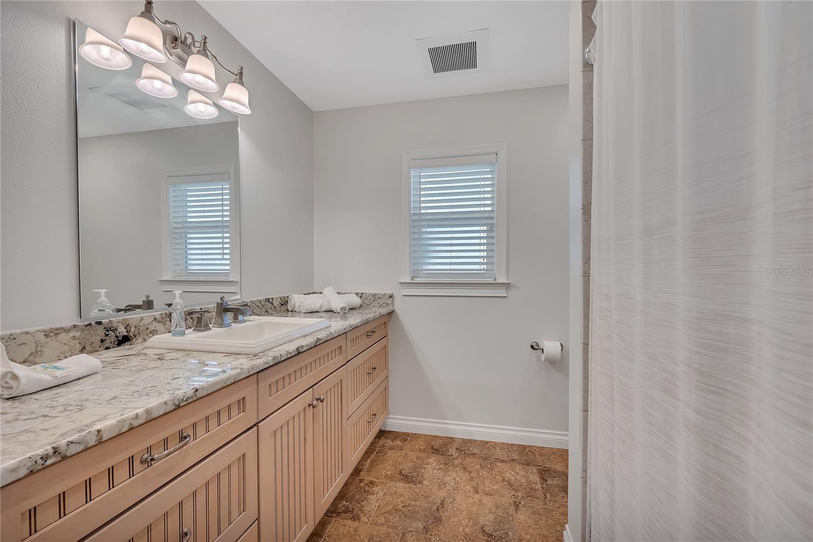 Image 21 of 32 For 2411 Nassau Street