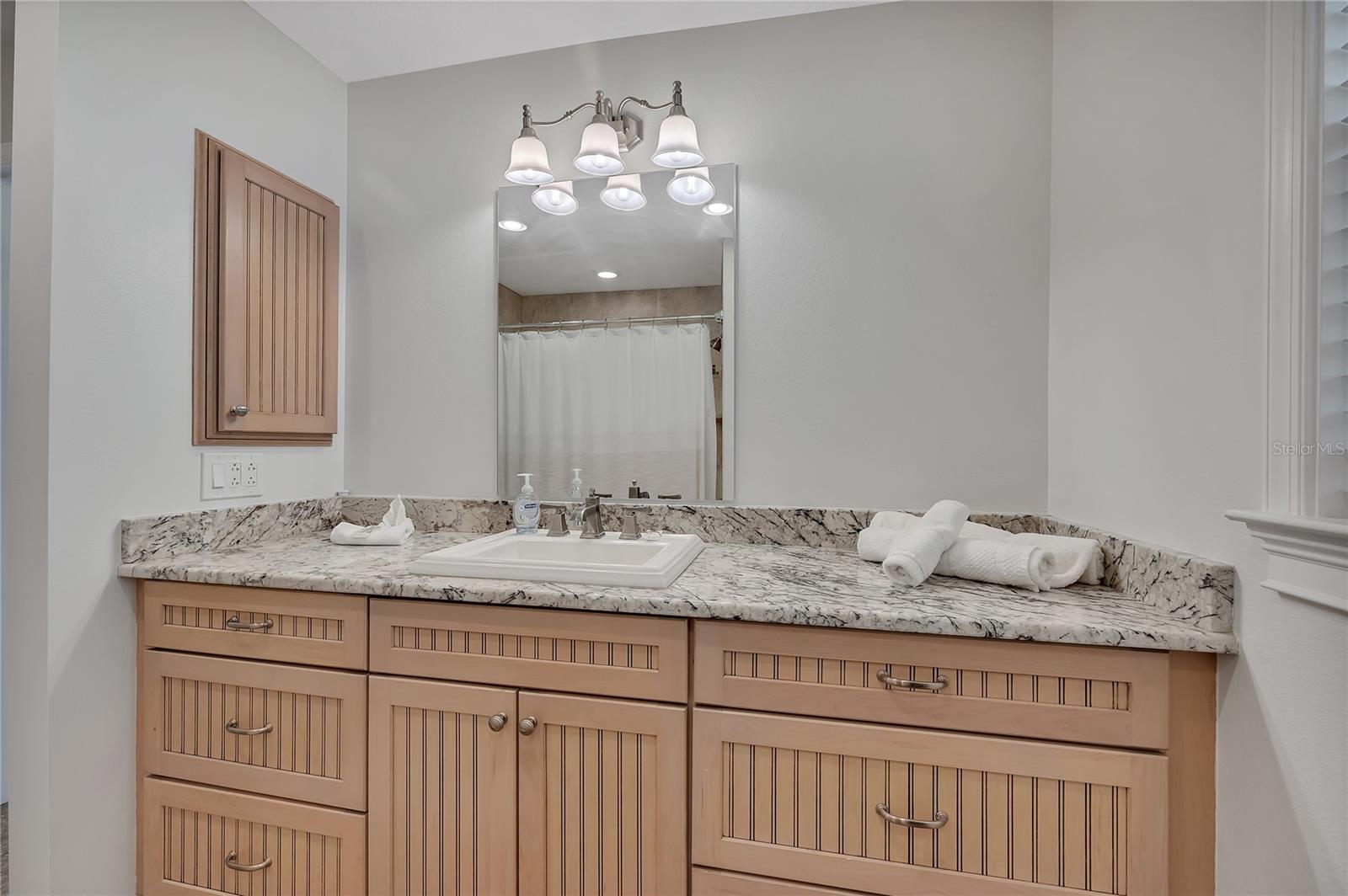 Image 22 of 32 For 2411 Nassau Street