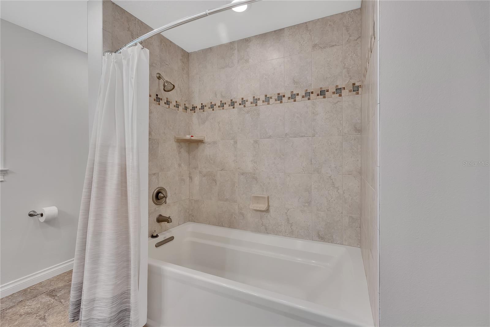 Image 23 of 32 For 2411 Nassau Street