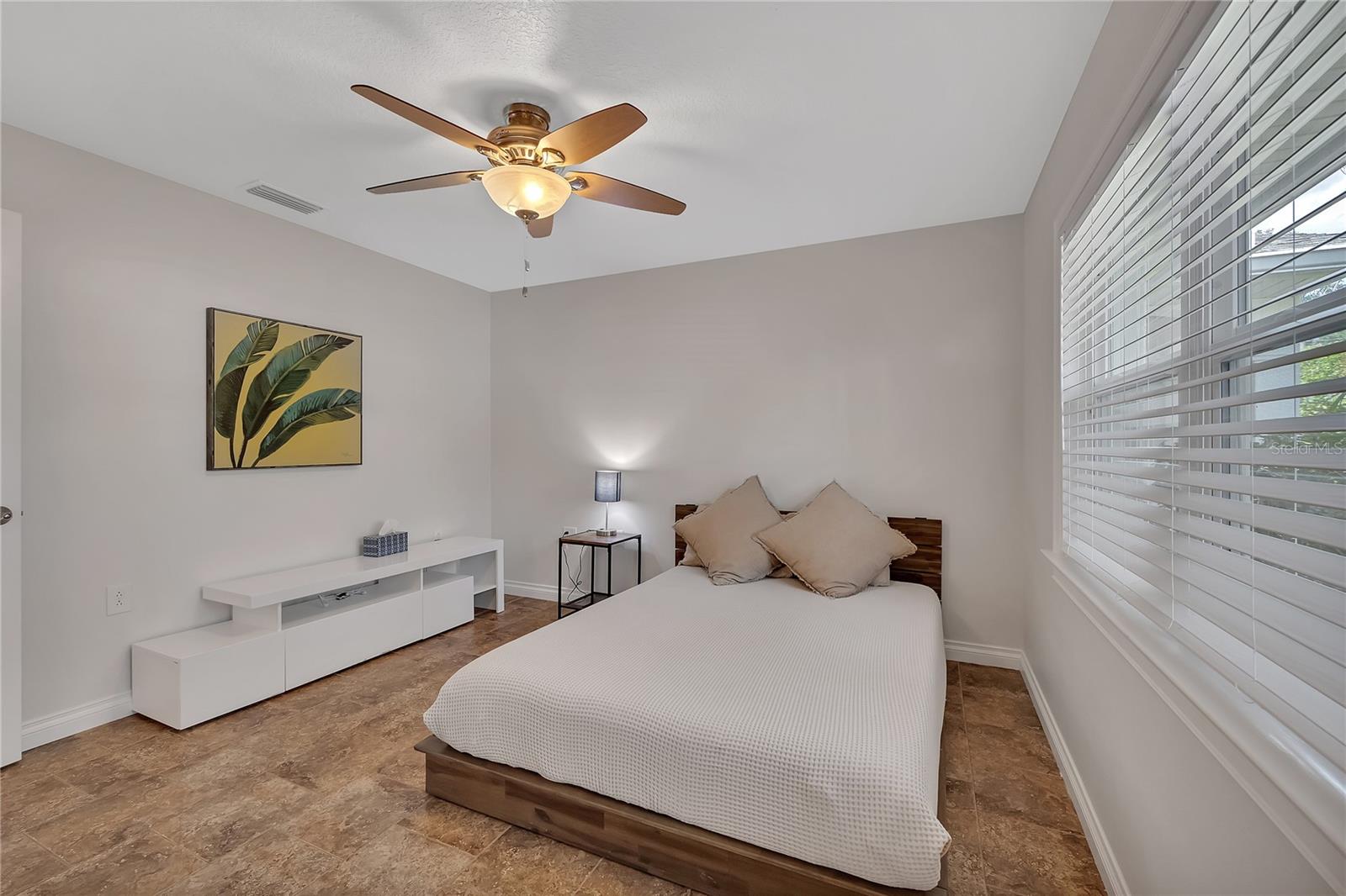 Image 25 of 32 For 2411 Nassau Street