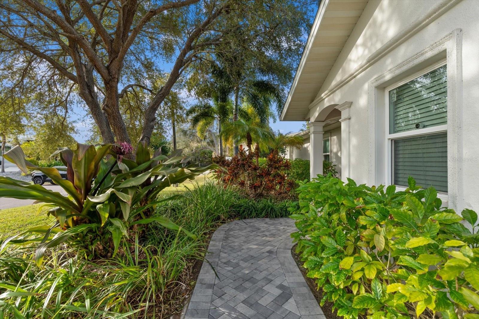Image 3 of 32 For 2411 Nassau Street