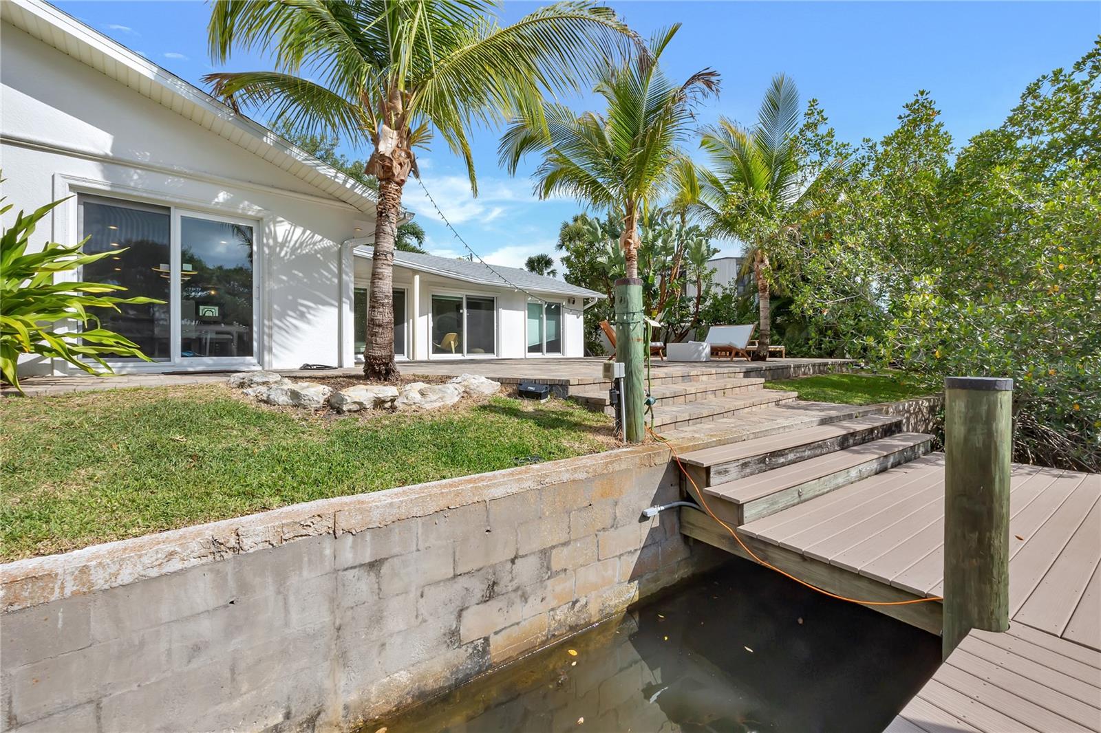 Image 31 of 32 For 2411 Nassau Street