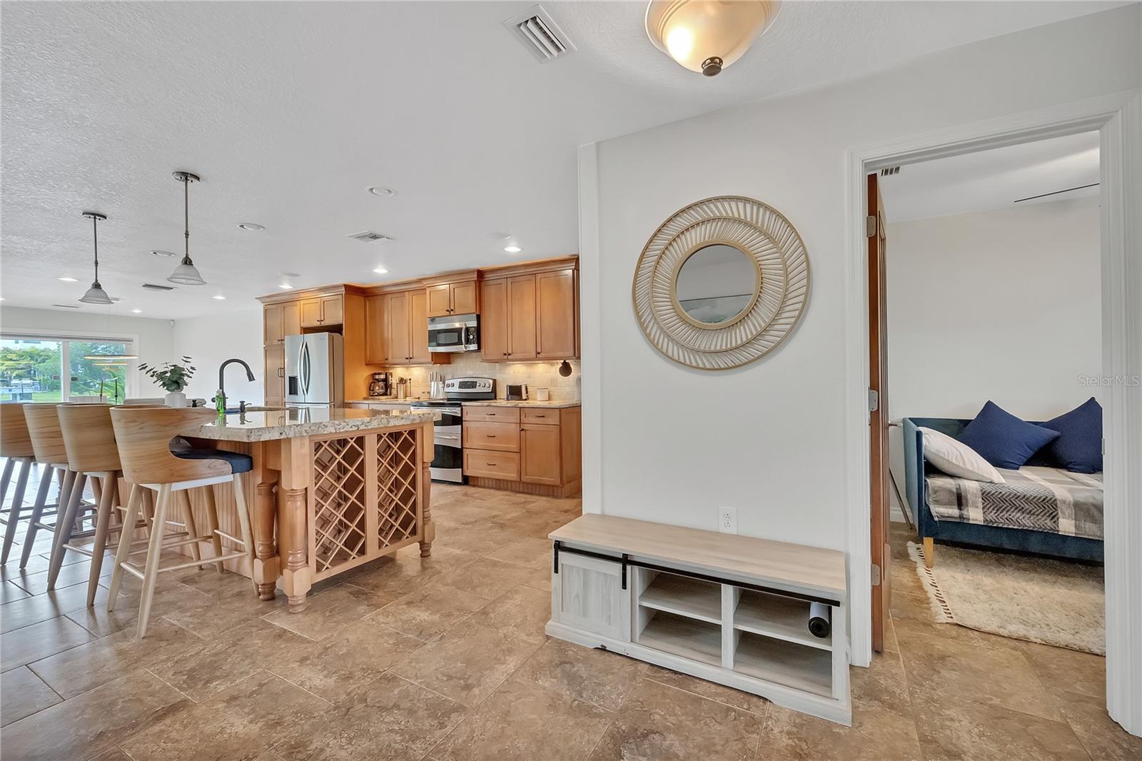 Image 5 of 32 For 2411 Nassau Street