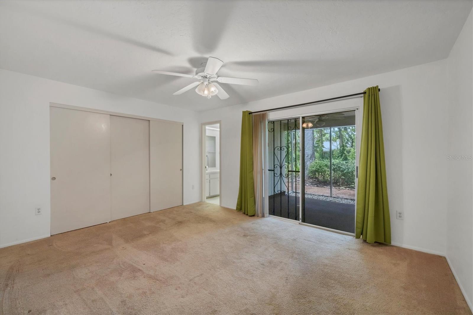 Image 15 of 45 For 5051 Village Gardens Drive 15