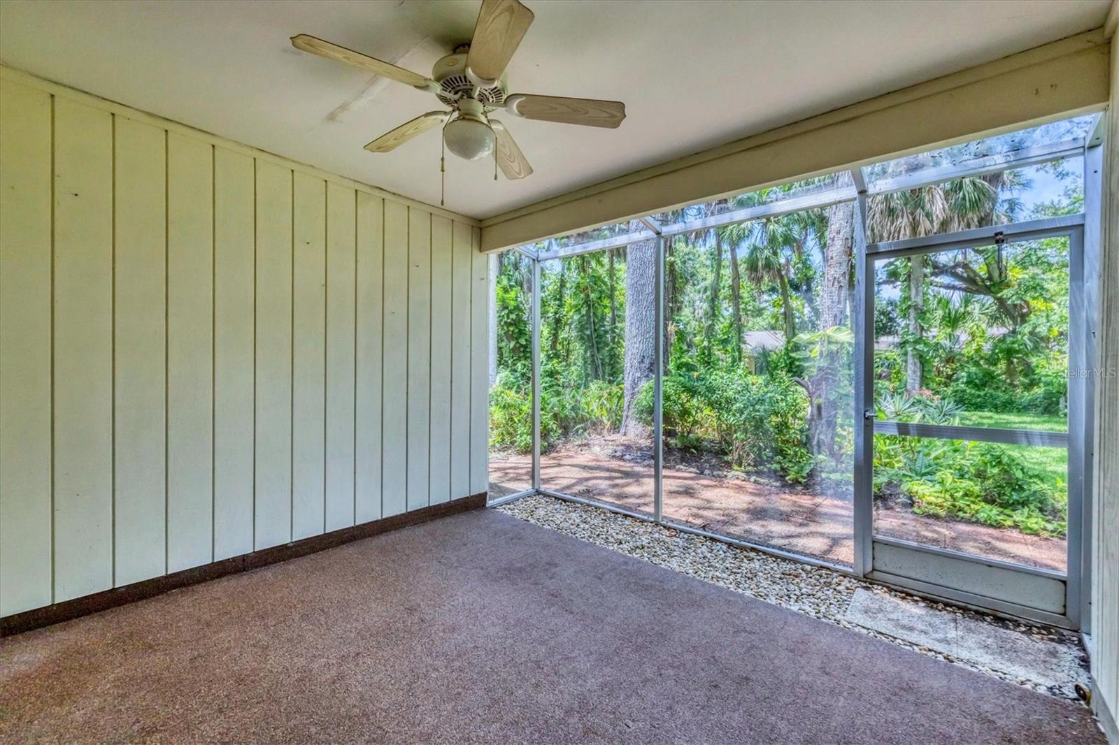 Image 22 of 45 For 5051 Village Gardens Drive 15
