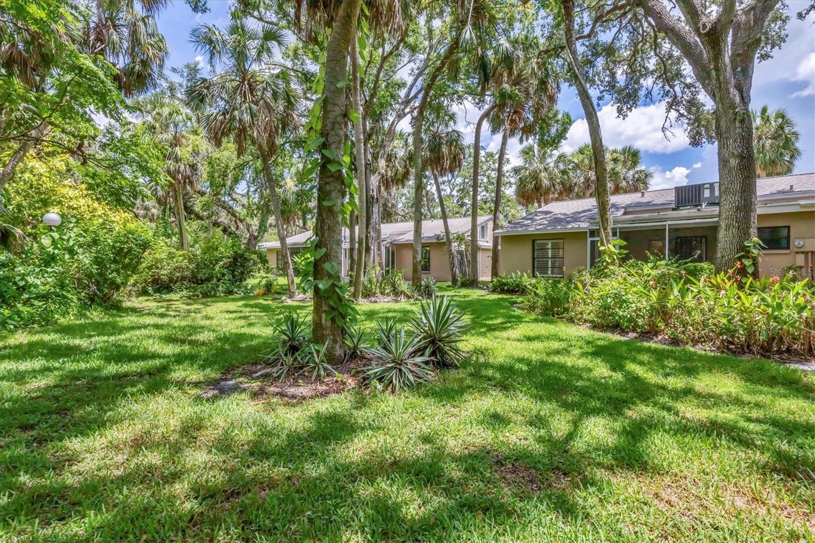 Image 29 of 45 For 5051 Village Gardens Drive 15