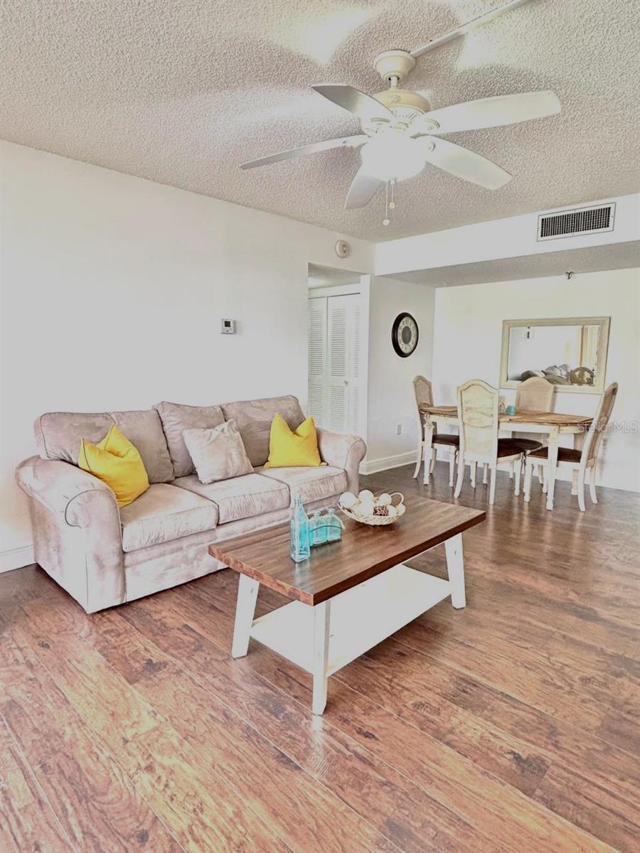 Image 13 of 33 For 21405 Olean Boulevard 224