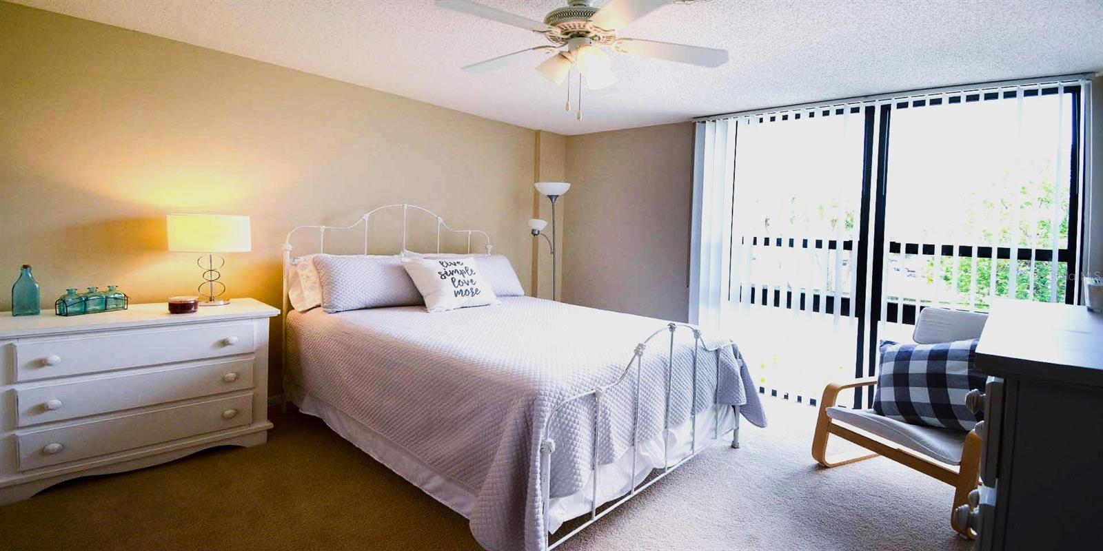Image 15 of 33 For 21405 Olean Boulevard 224