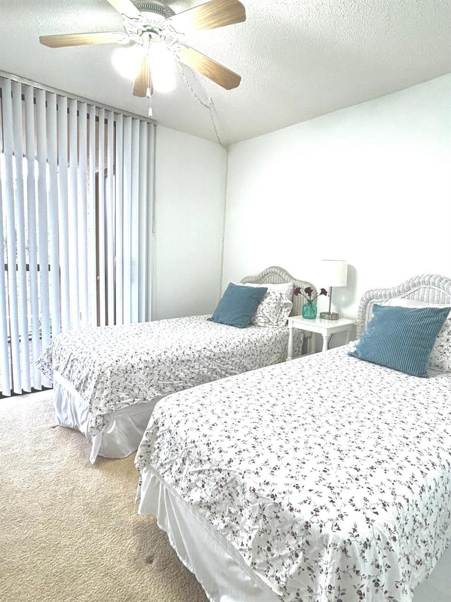 Image 18 of 33 For 21405 Olean Boulevard 224
