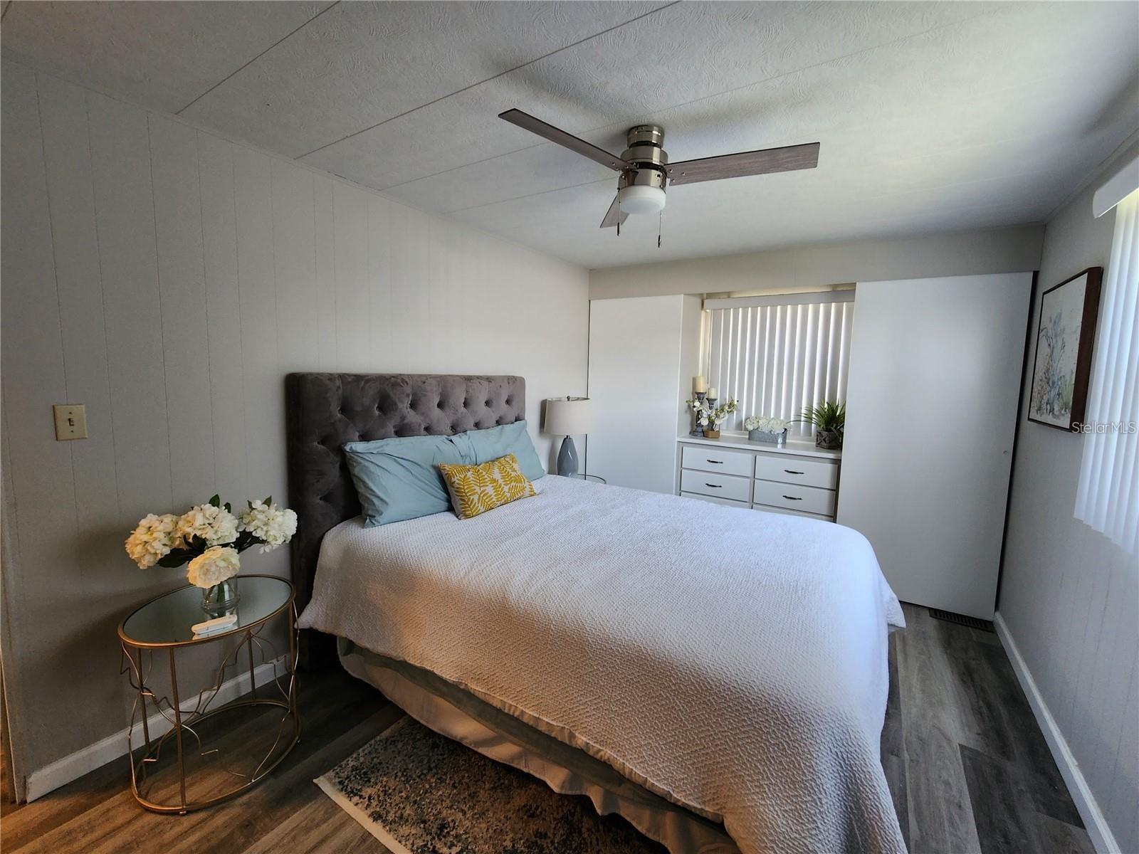 Image 3 of 14 For 111 49th Avenue W