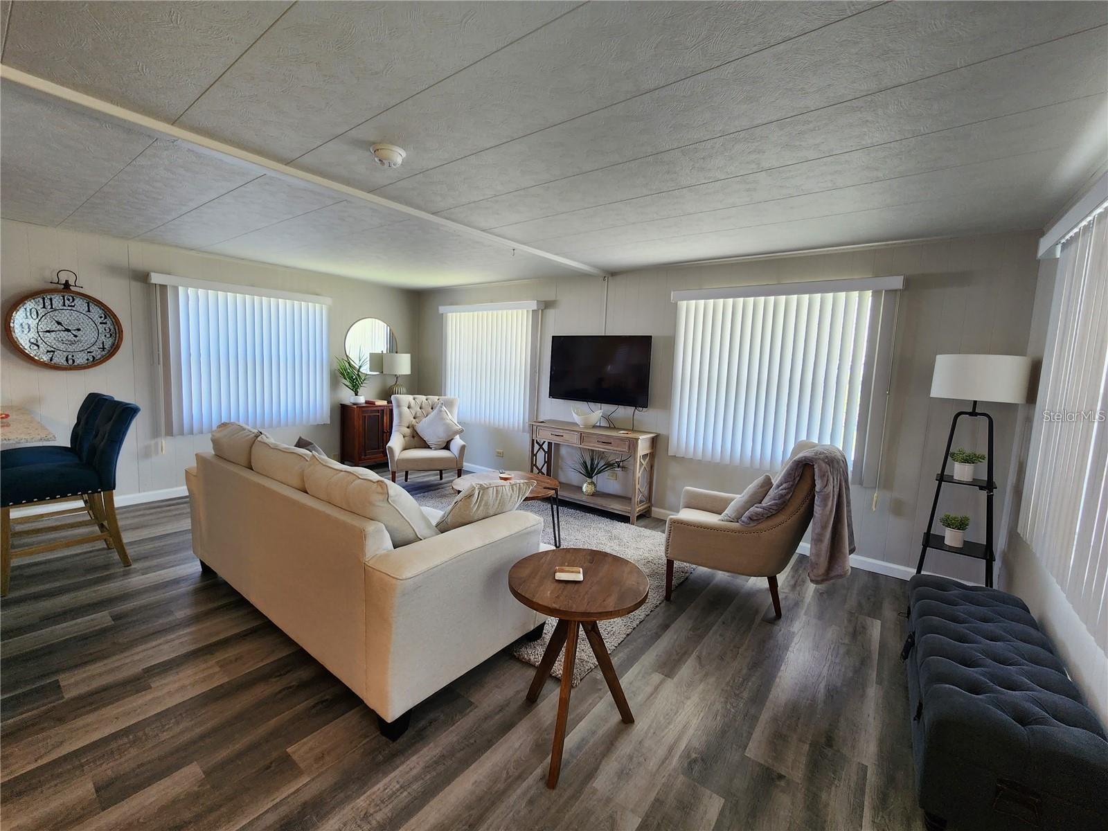 Image 8 of 14 For 111 49th Avenue W