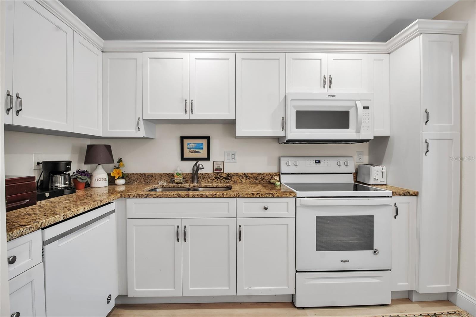 Image 10 of 64 For 7301 W. Country Club Drive N 108