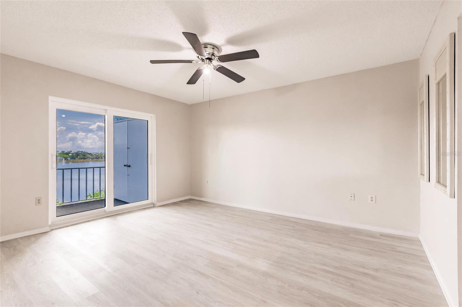 Image 12 of 64 For 3635 Lake Bayshore Drive J-410