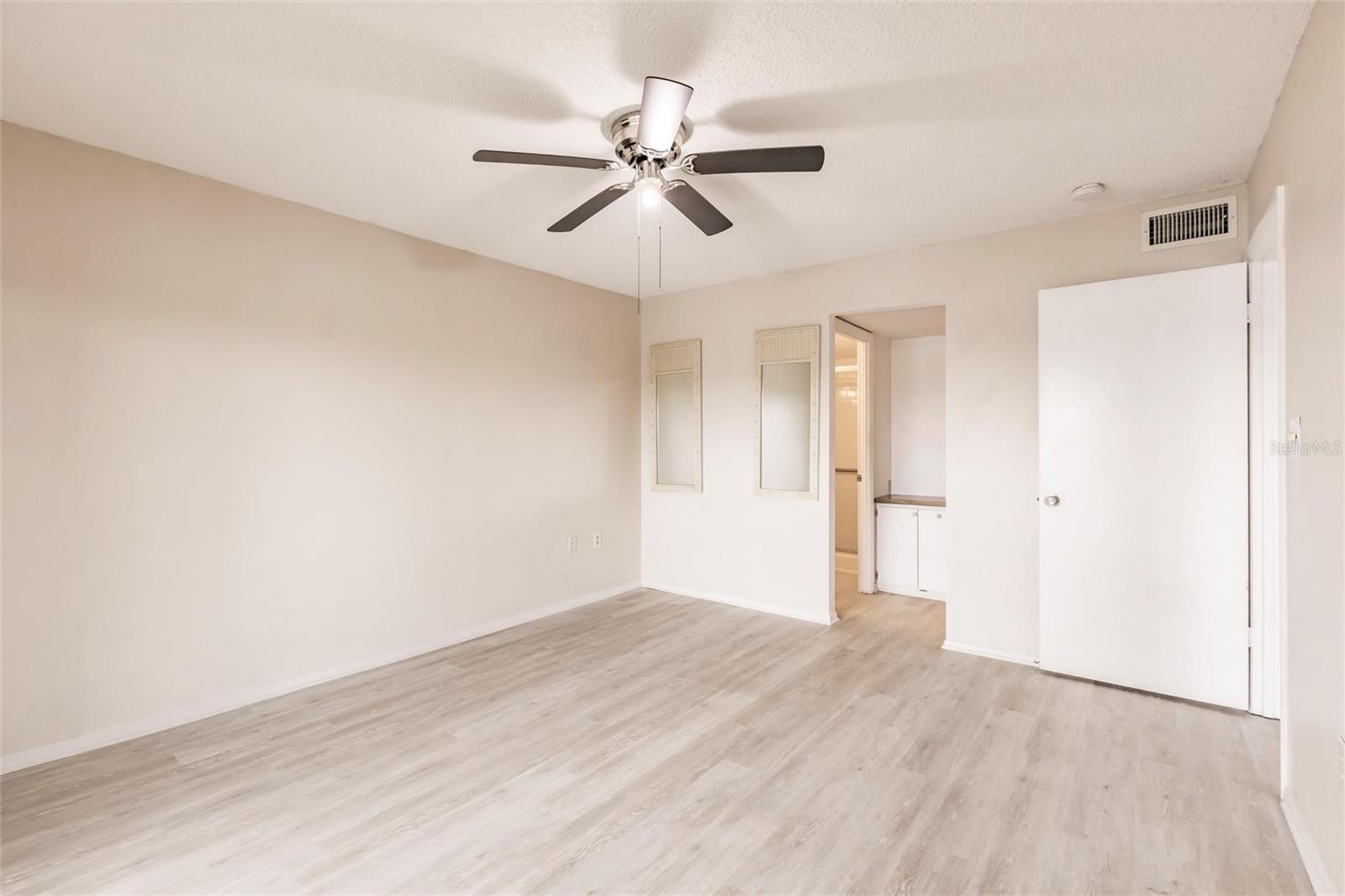 Image 15 of 64 For 3635 Lake Bayshore Drive J-410